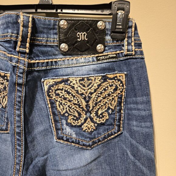 Miss Me Low Rise Bootcut Medium Wash Low Rise Jeans Size 30 × 34 - Picture 3 of 8